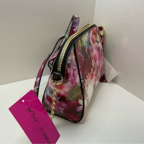 Betsey Johnson Floral Galaxy style print Crossbody purse Pink and Red XOANAYA - Picture 3 of 4